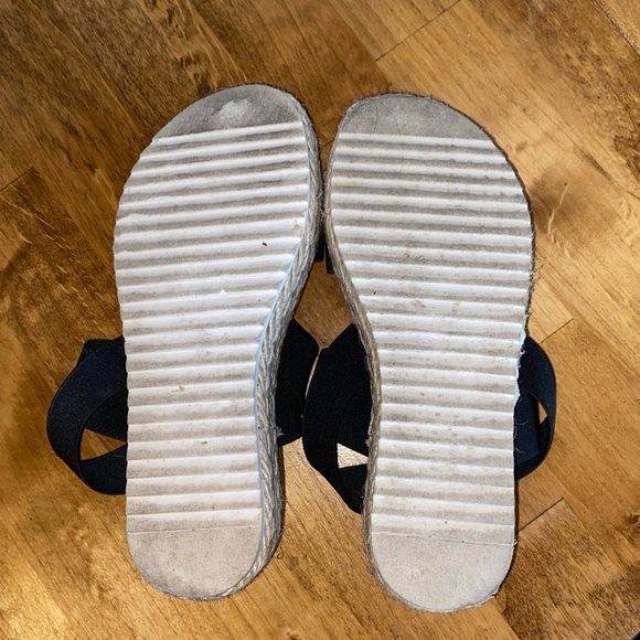 Steve Madden Platform Sandals - Picture 5 of 8